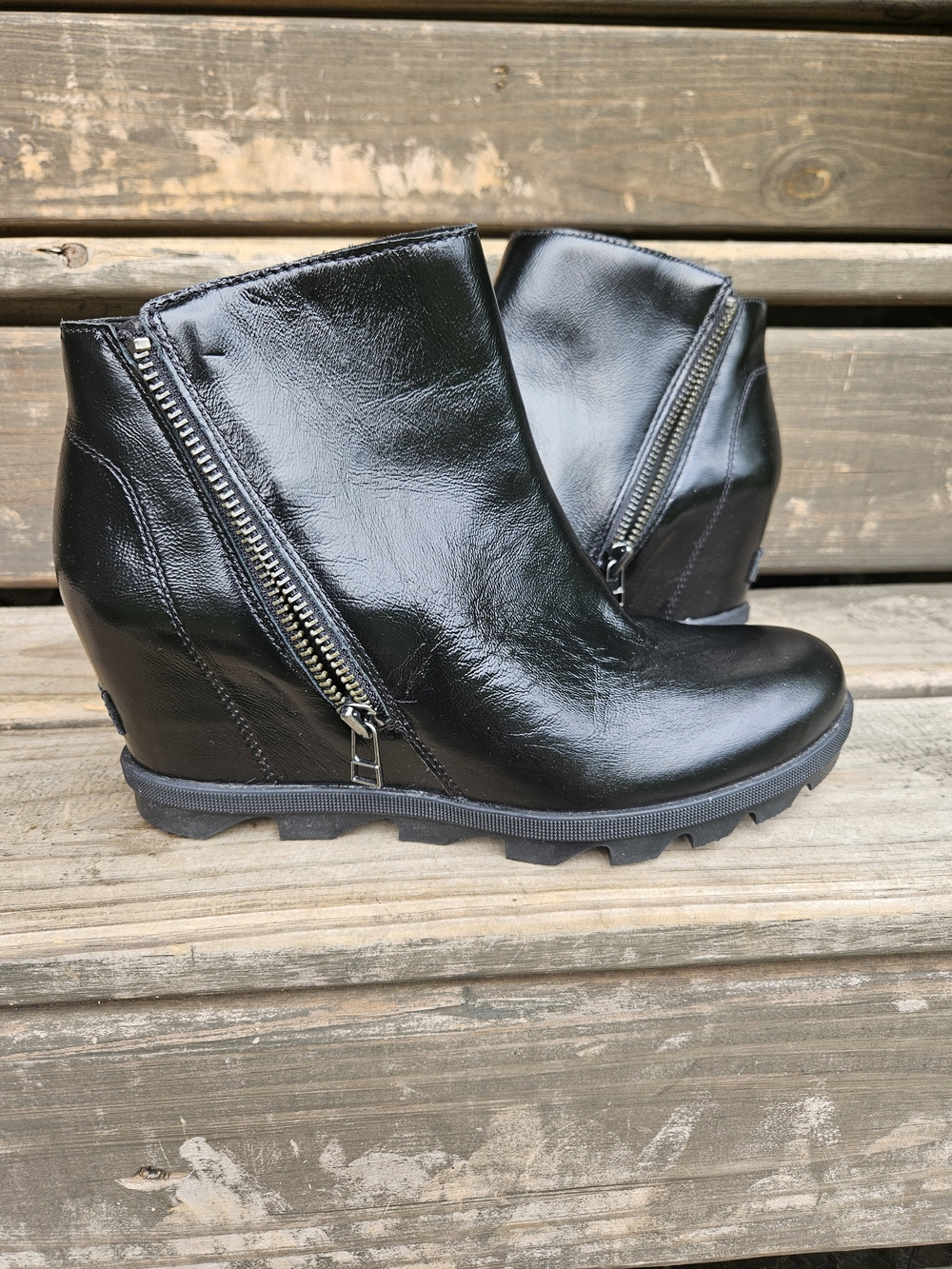SOREL Joan of Arctic Wedge II Zip Black Leather Boots Women's Size 10.5